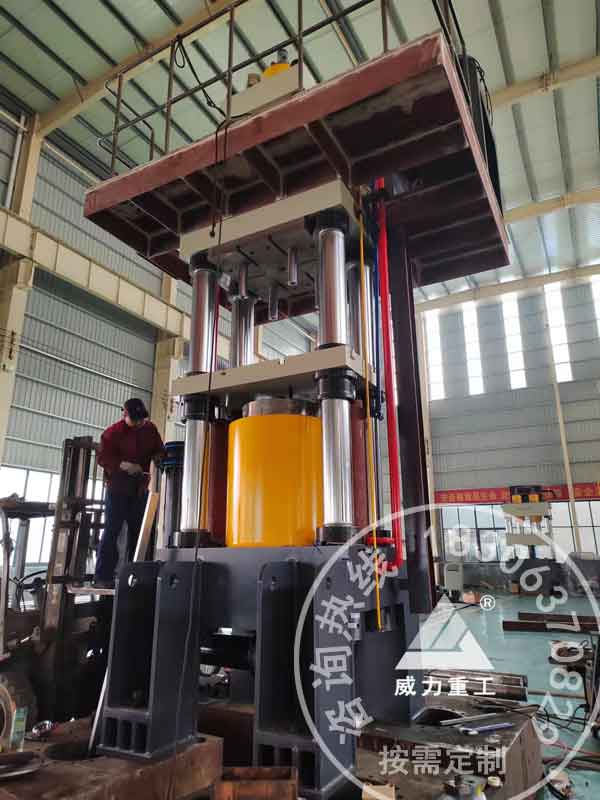 800噸四柱油壓機(jī)車(chē)間裝配圖